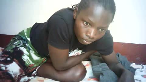 Snapshot of queen_joan chatting on 2, 2, 2025 queen_joan online show from 2, 2, 2025