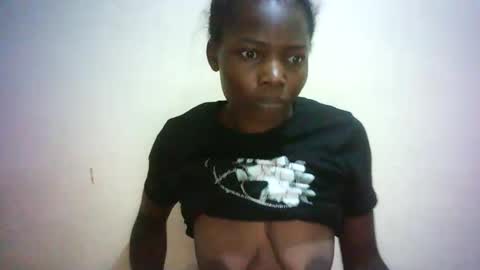 Snapshot of queen_joan chatting on 1, 3, 2025 queen_joan online show from 1, 3, 2025