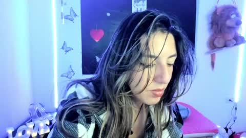 Snapshot of queen_natttyy chatting on 9, 3, 2025 queen_natttyy online show from 9, 3, 2025