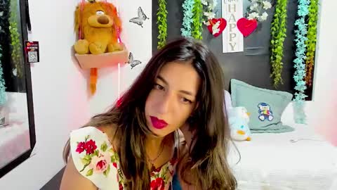 Snapshot of queen_natttyy chatting on 5, 3, 2026 queen_natttyy online show from 5, 3, 2026