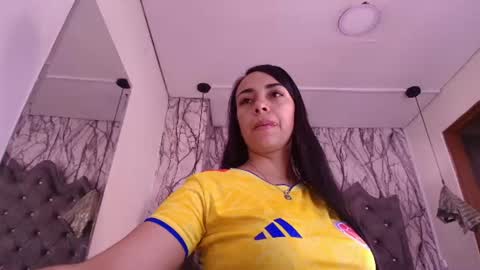 Snapshot of queen_nyxx chatting on 18, 6, 2026 QueenNyx online show from 18, 6, 2026