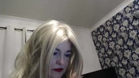 Snapshot of queen_of_the_deck chatting on 1, 6, 2026 Topaz blue dreamo989n999 online show from 1, 6, 2026