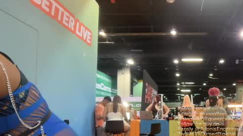 Snapshot of queenbee1111 chatting on 12, 4, 2026 QueenBee online show from 12, 4, 2026