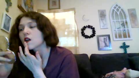 Snapshot of queencrimsonlvx chatting on 12, 6, 2026 queencrimsonlvx online show from 12, 6, 2026