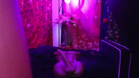 Snapshot of queencroze chatting on 21, 2, 2026 Queen Cherise Roze online show from 21, 2, 2026