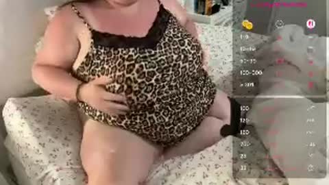 Snapshot of queencurvesph chatting on 20, 7, 2026 Queen curves online show from 20, 7, 2026