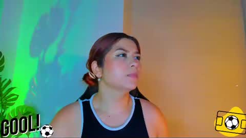 Snapshot of queengrett chatting on 17, 6, 2026 Queen online show from 17, 6, 2026