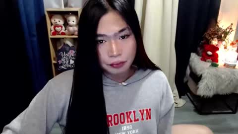 Snapshot of queenofcum169xx chatting on 27, 11, 2025 Mikka online show from 27, 11, 2025