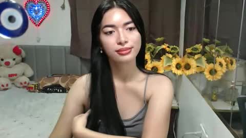 QueenPinay69 online show from 3, 12, 2025