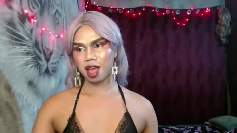 Snapshot of queenpinayebony_xx chatting on 15, 5, 2026 queenpinayebony_xx online show from 15, 5, 2026