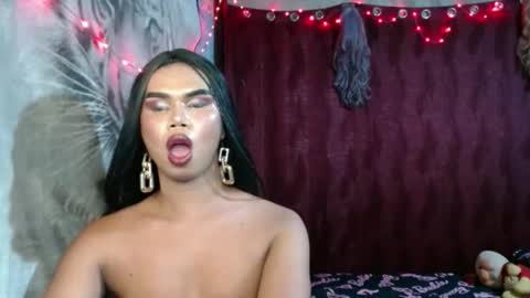 Snapshot of queenpinayebony_xx chatting on 22, 5, 2026 queenpinayebony_xx online show from 22, 5, 2026
