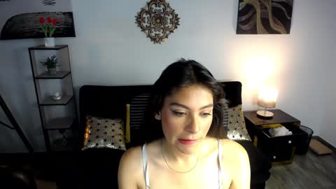 Snapshot of queenpink777 chatting on 19, 12, 2024 Rose online show from 19, 12, 2024