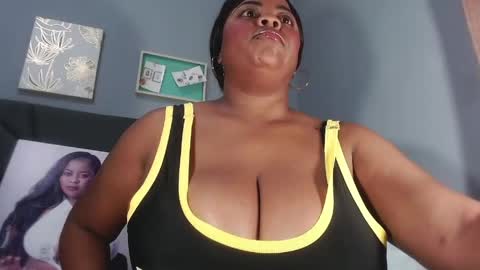 Snapshot of queenrachelbrown chatting on 26, 4, 2026 queenrachelbrown online show from 26, 4, 2026