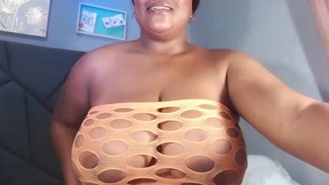Snapshot of queenrachelbrown chatting on 28, 7, 2026 queenrachelbrown online show from 28, 7, 2026