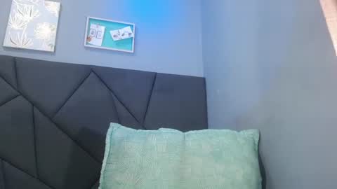 Snapshot of queenrachelbrown chatting on 4, 8, 2026 queenrachelbrown online show from 4, 8, 2026