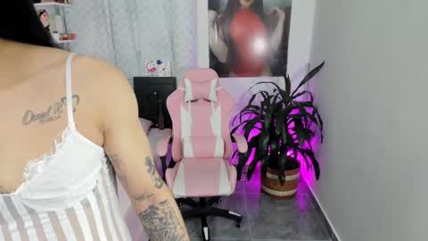 RAMONA ULLOA  online show from 22, 9, 2025