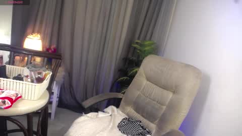 Snapshot of queensabbyvee chatting on 28, 9, 2025 Sabrina online show from 28, 9, 2025