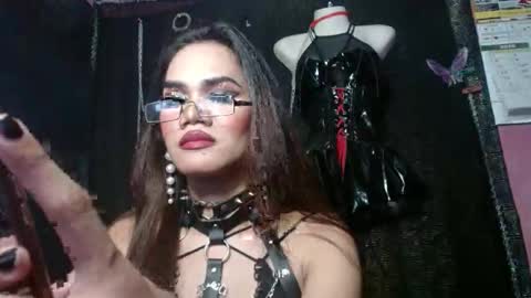 VeinyDickWoman online show from 20, 5, 2026