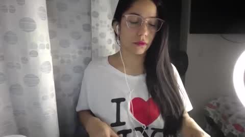 Snapshot of queenvictoria2023 chatting on 21, 3, 2026 Paola online show from 21, 3, 2026