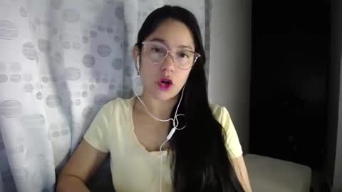 Snapshot of queenvictoria2023 chatting on 25, 3, 2026 Paola online show from 25, 3, 2026