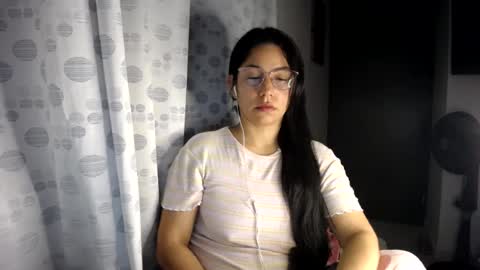 Snapshot of queenvictoria2023 chatting on 12, 6, 2026 Paola online show from 12, 6, 2026