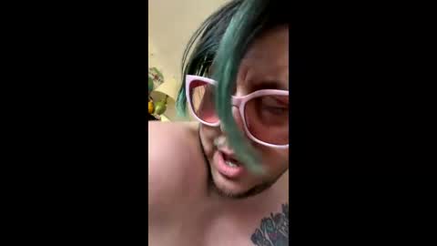 Snapshot of queerbear78 chatting on 9, 6, 2026 queerbear78 online show from 9, 6, 2026