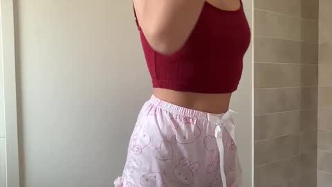 Quinnyelena online show from 31, 1, 2025