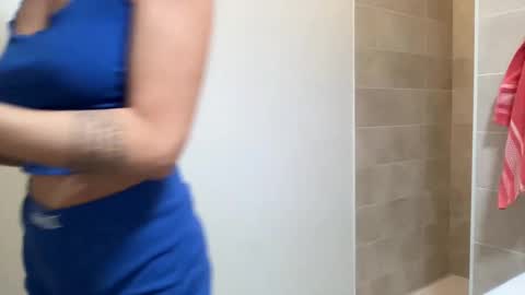 Quinnyelena online show from 7, 2, 2025