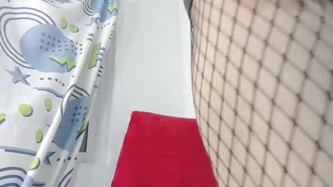 quuen_valery online show from 8, 4, 2026