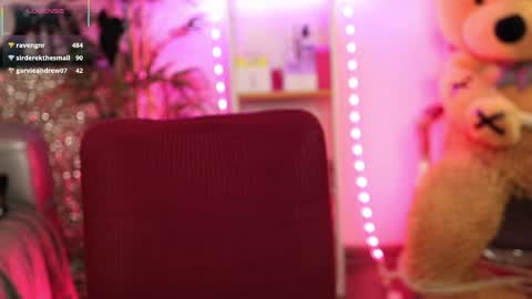 Nova Hollis online show from 31, 3, 2026