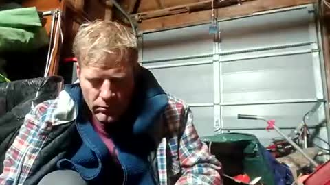 Snapshot of r04233054 chatting on 23, 11, 2025 r04233054 online show from 23, 11, 2025