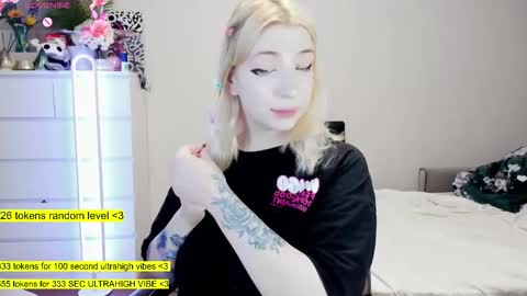 Snapshot of raaaaaaawr chatting on 8, 2, 2026 - online show from 8, 2, 2026