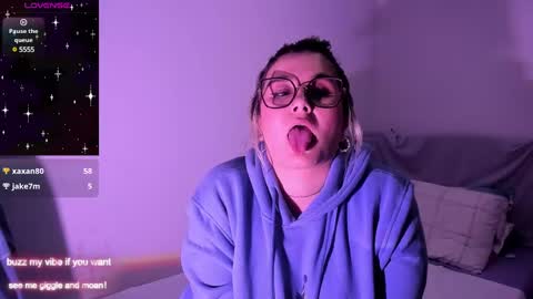 Snapshot of rachel_fo chatting on 4, 1, 2025 Rachel Foss online show from 4, 1, 2025