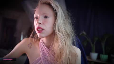 Snapshot of radiant_ada chatting on 7, 11, 2025 ada online show from 7, 11, 2025