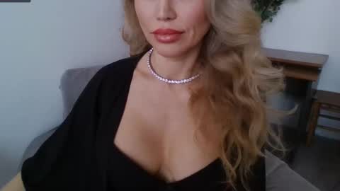 Snapshot of radmila_star chatting on 28, 2, 2025 Radmila Star online show from 28, 2, 2025