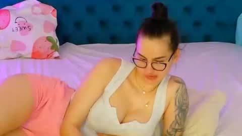 sweet peach online show from 23, 4, 2026