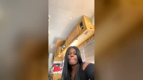 Snapshot of raeexotic_fr chatting on 7, 6, 2026 Rae Reign online show from 7, 6, 2026