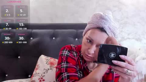 raelledarkstar online show from 9, 2, 2026