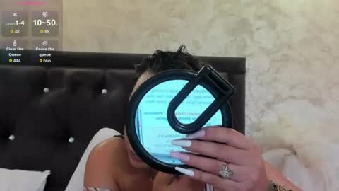 Snapshot of raelledarkstar chatting on 27, 6, 2026 raelledarkstar online show from 27, 6, 2026
