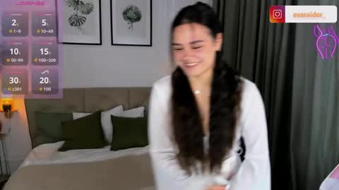 Snapshot of raidereva_ chatting on 4, 6, 2026 Eva online show from 4, 6, 2026