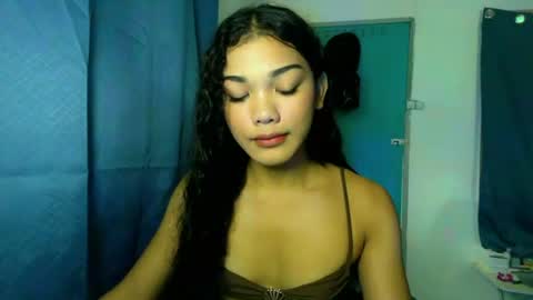 Snapshot of raiinddroopss chatting on 24, 6, 2026 moon online show from 24, 6, 2026