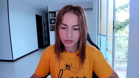 Jennyindependent model . online show from 2, 3, 2025