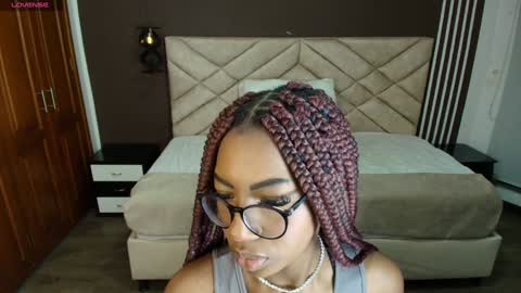Snapshot of raqueljones_ chatting on 5, 2, 2025 Raquel online show from 5, 2, 2025