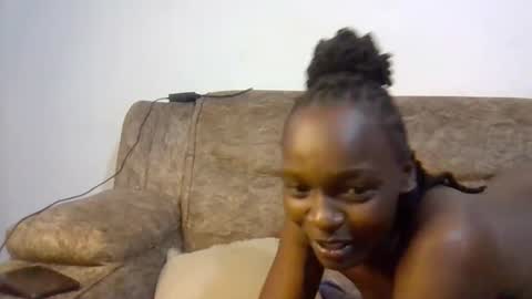 Snapshot of raquellayla chatting on 3, 12, 2025 raquellayla online show from 3, 12, 2025