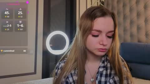 Snapshot of rashidagiczewski chatting on 7, 5, 2026 Nicole online show from 7, 5, 2026