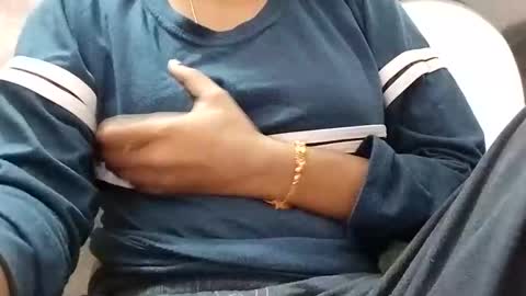 Snapshot of rava_sexy chatting on 8, 11, 2025 rava_sexy online show from 8, 11, 2025