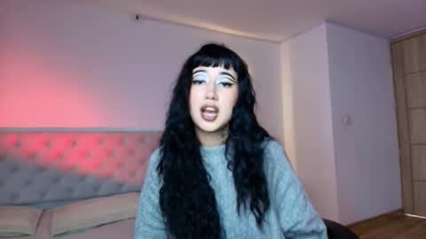 Snapshot of raven__riot chatting on 7, 11, 2025 Raven online show from 7, 11, 2025