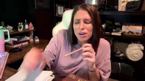 Snapshot of raven_ravish chatting on 10, 3, 2025 raven_ravish online show from 10, 3, 2025