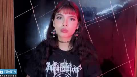 raven_rox_ online show from 20, 11, 2025