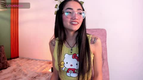 raven_smith_ online show from 8, 4, 2026